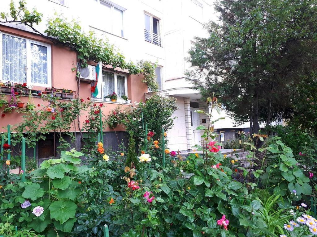 2 Bedrooms With Private Bath And Balcony Near The Airport Sofia Extérieur photo